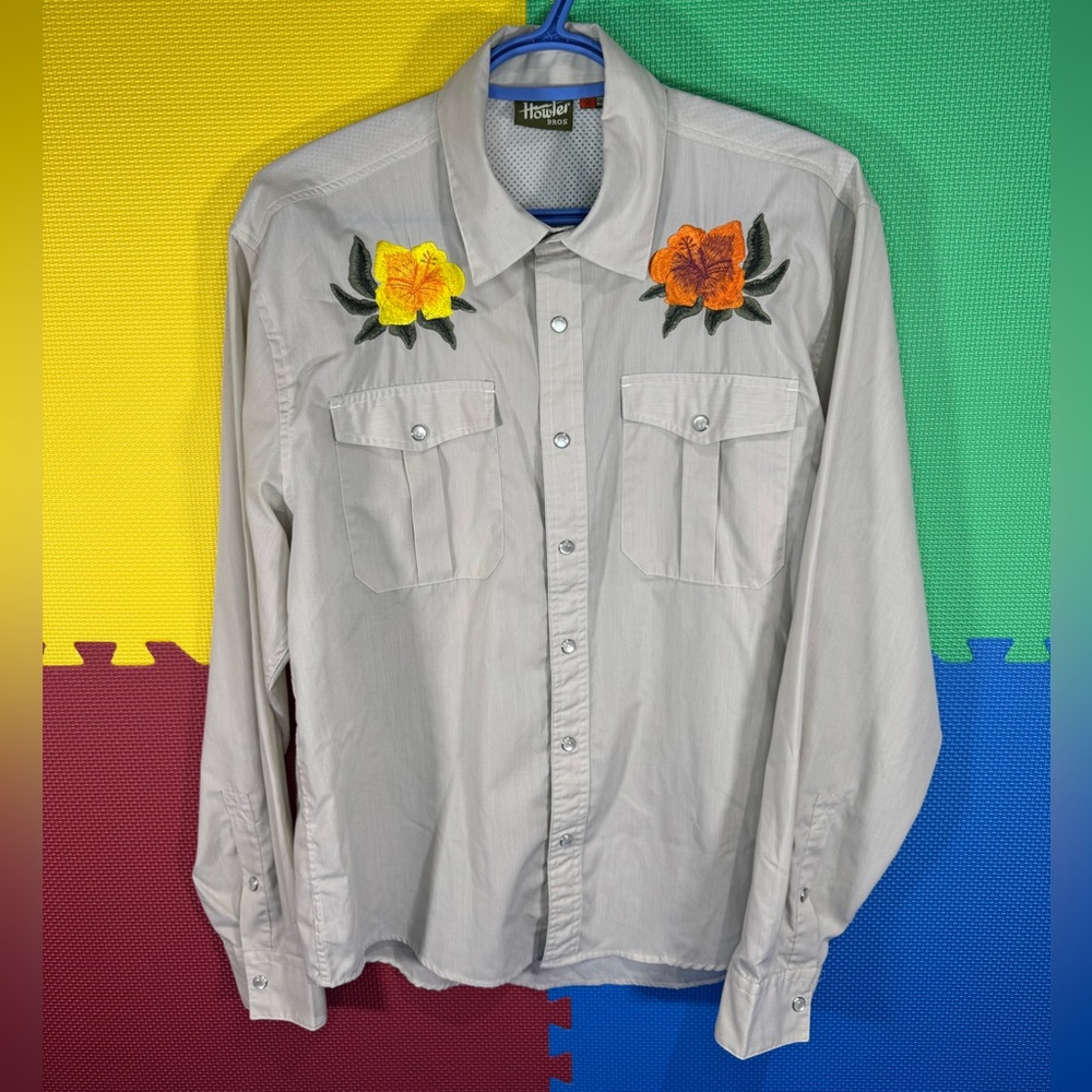 Howler Brothers Gaucho Snap Button Men’s Size Medium Long Sleeve Shirt Hibiscus